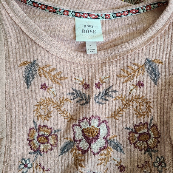 Knox Rose Sweater - Picture 3 of 3